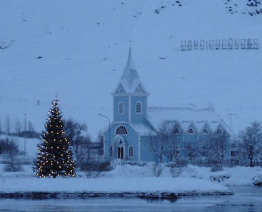 jólatré og kirkjan lítil
