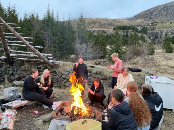 Grillaðir sykurpúðar hjá Æskul